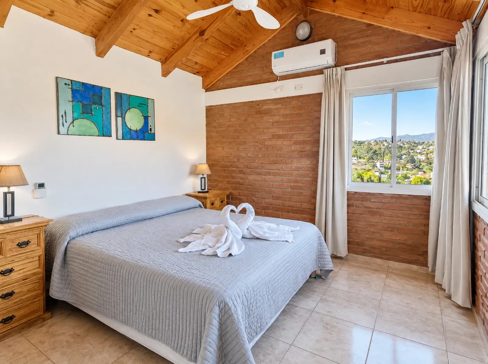 Cálida y acogedora. Ideal para familias o grupos. PET FRIENDLY 16